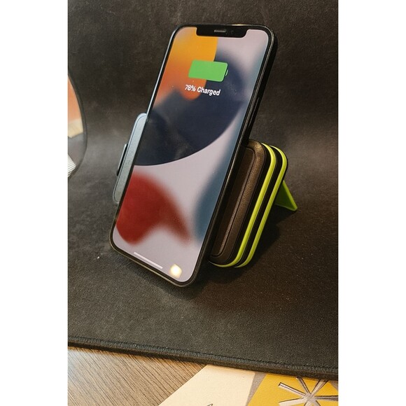 Portable 22.5W PD Magnetic 10000mAh Power bank , Fast Magsafe Charging with Cord - Picture 6 of 6